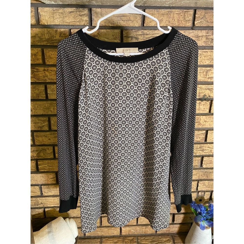 Ann Taylor Loft Long Sleeve Top